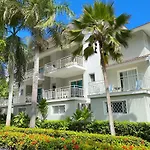 Aventura Tropical Suites Deluxe - Beach Club And Swimming Pool