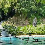 Platon Ecolodge