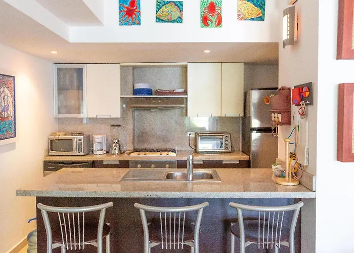 Beachfront King Bed Privacyjacuzzifullkitchen