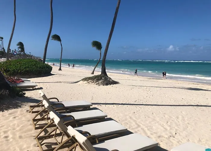Beautiful One Bedroom Unit With Pool And Beach Club In A Golf Project