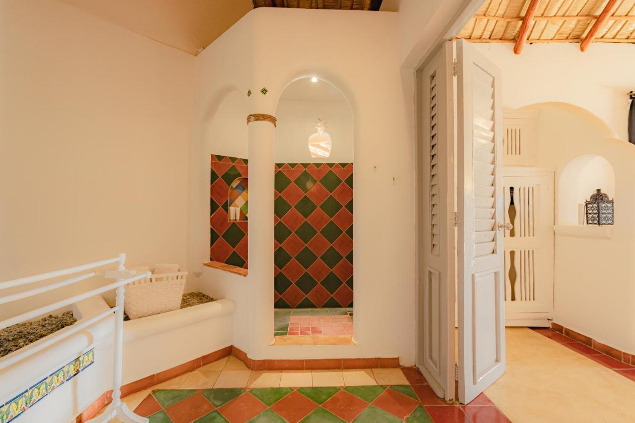 Hotel Costa Ballenas