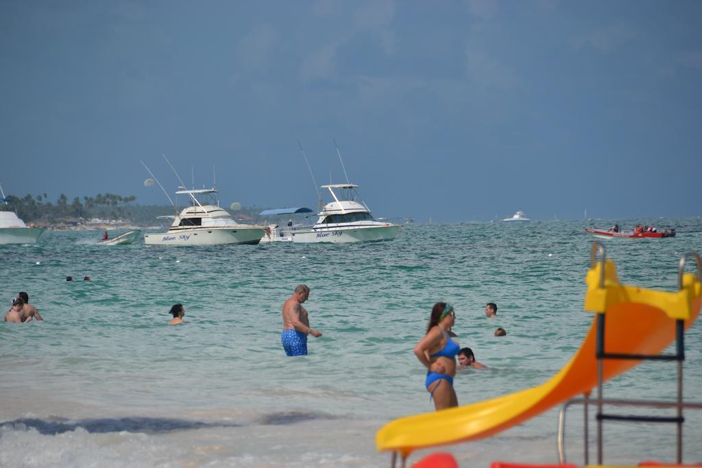 Cocos Lodge *