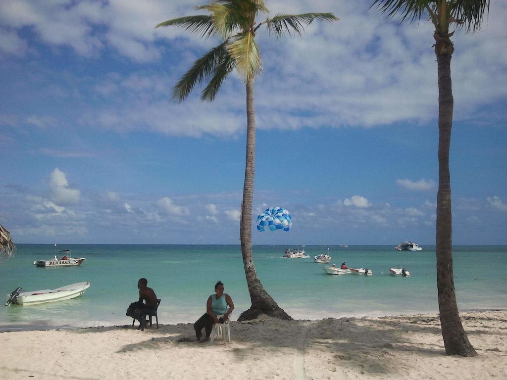 Cocos Lodge