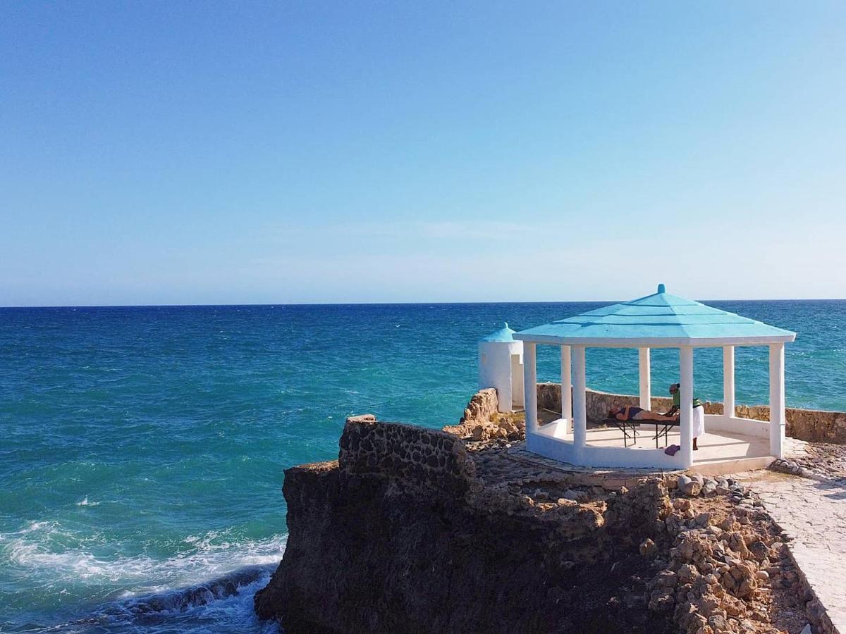Triton Boutique & Restaurant Guayacanes