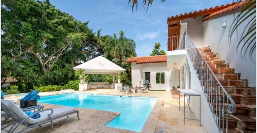 Lux Villa