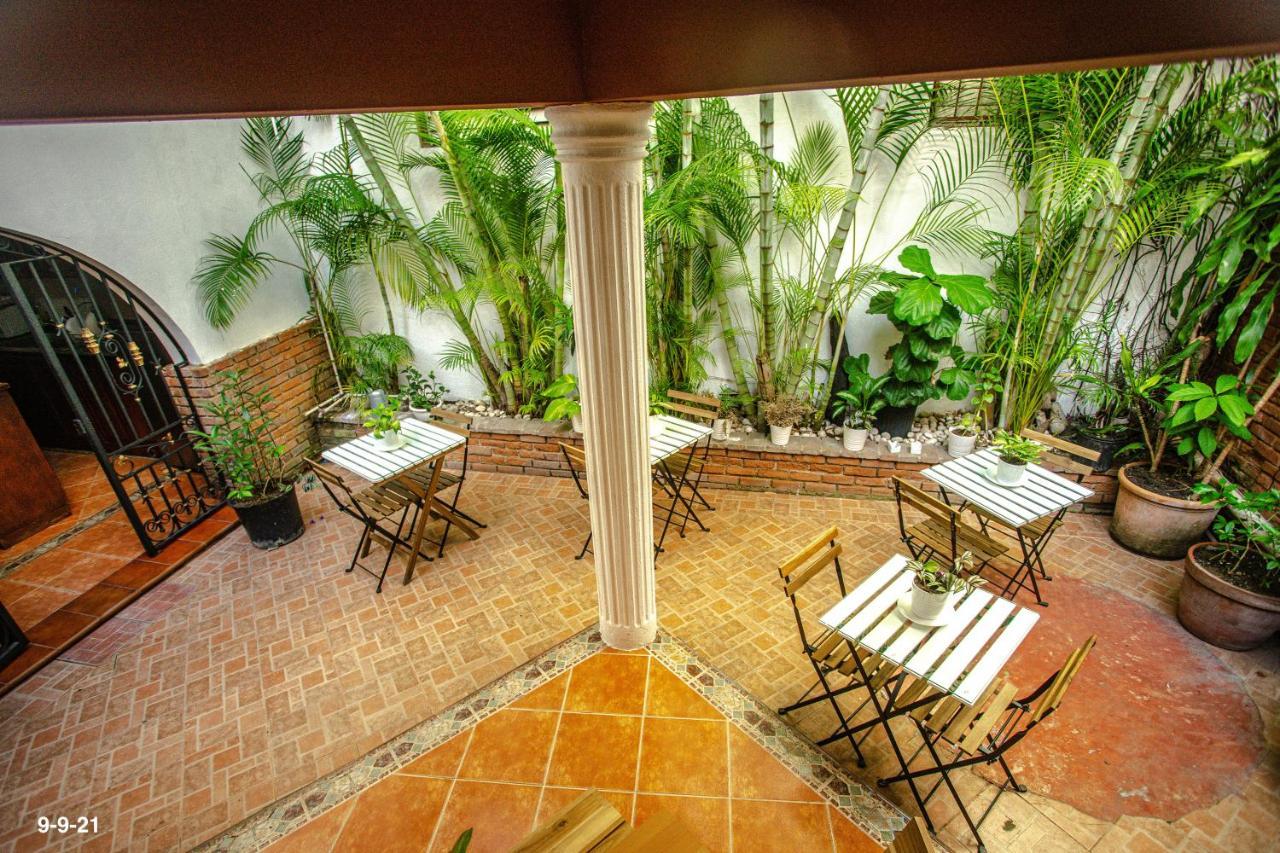 Colonial Hotel