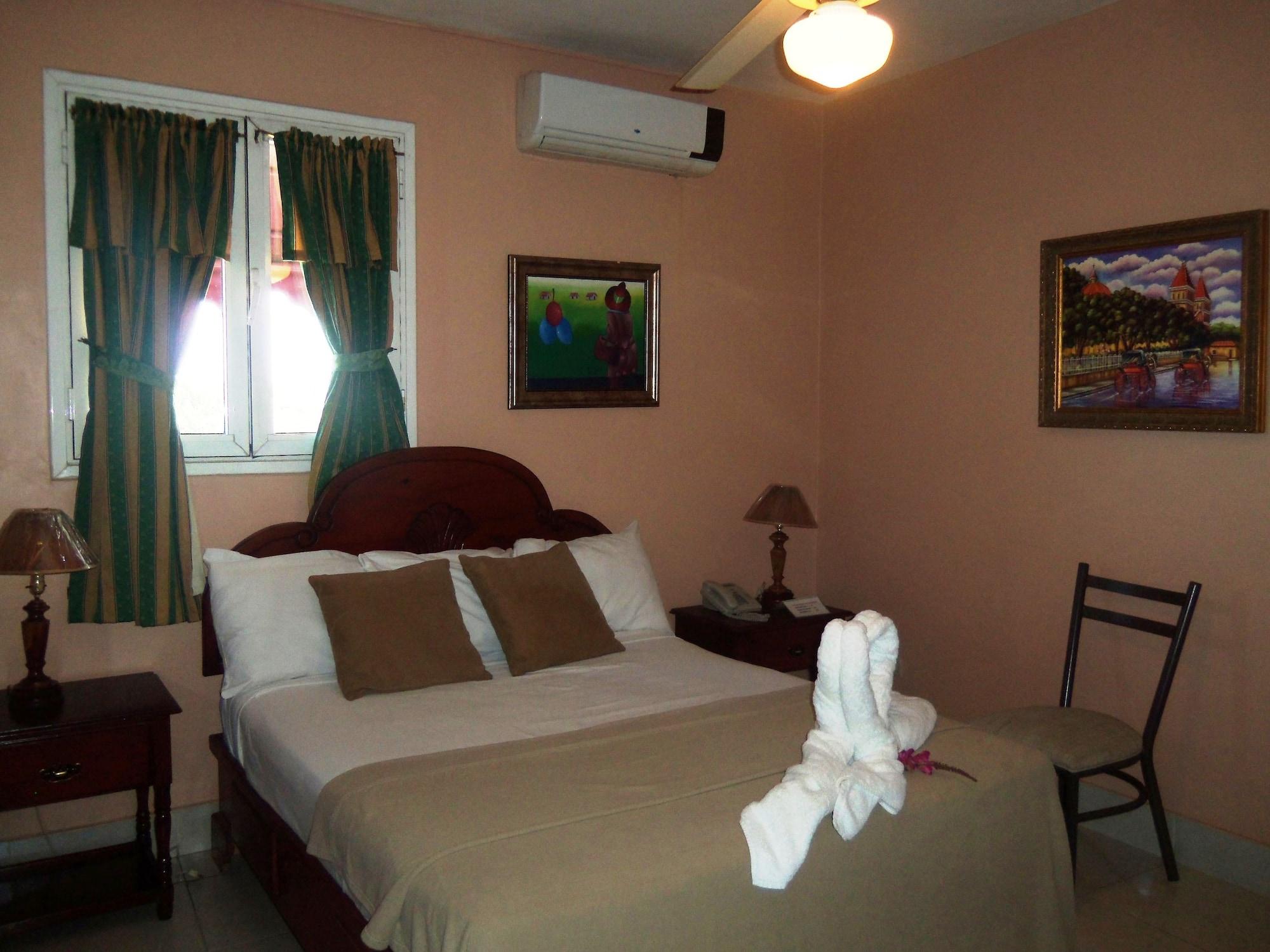 Discovery Hotel 3*