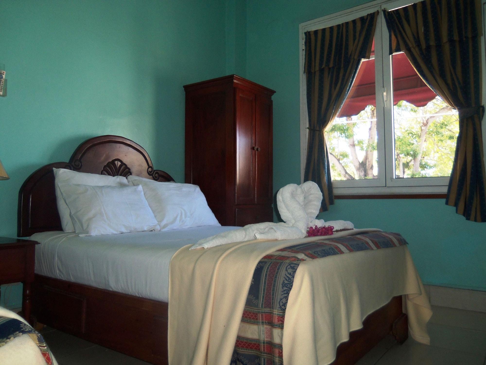 Discovery Hotel 3*