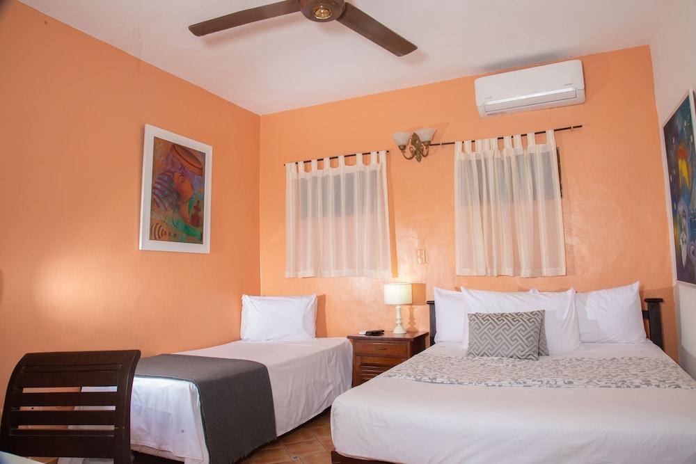 Dona Elvira Boutique 4*