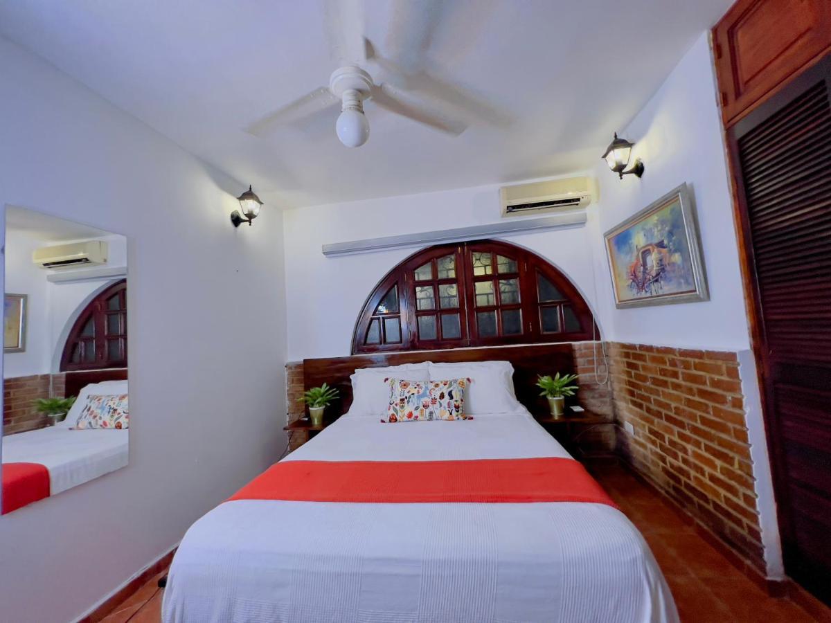 Colonial Hotel