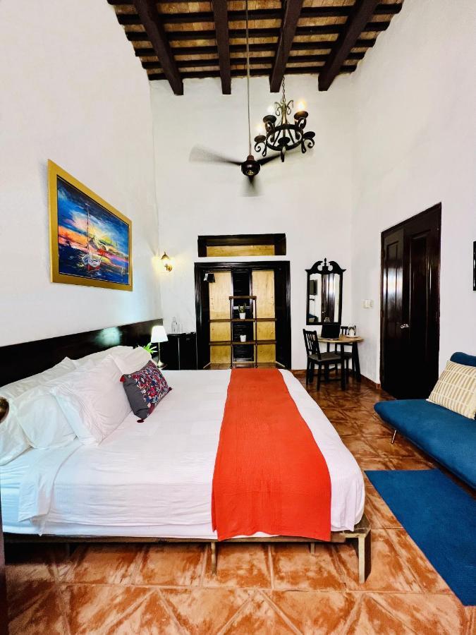 Colonial Hotel 3*