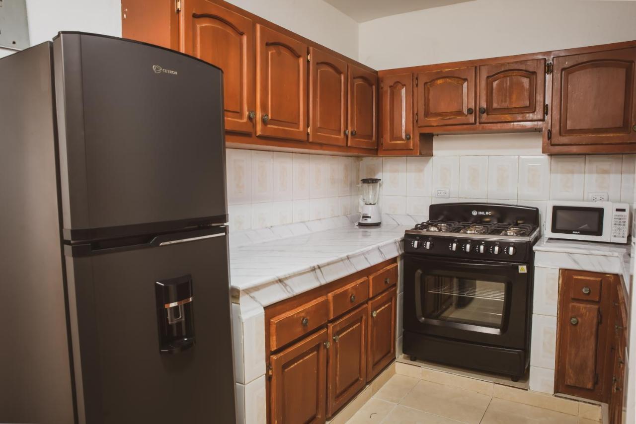 Luxury, Cozy Alma Rosa /15 Min Airport Apartment