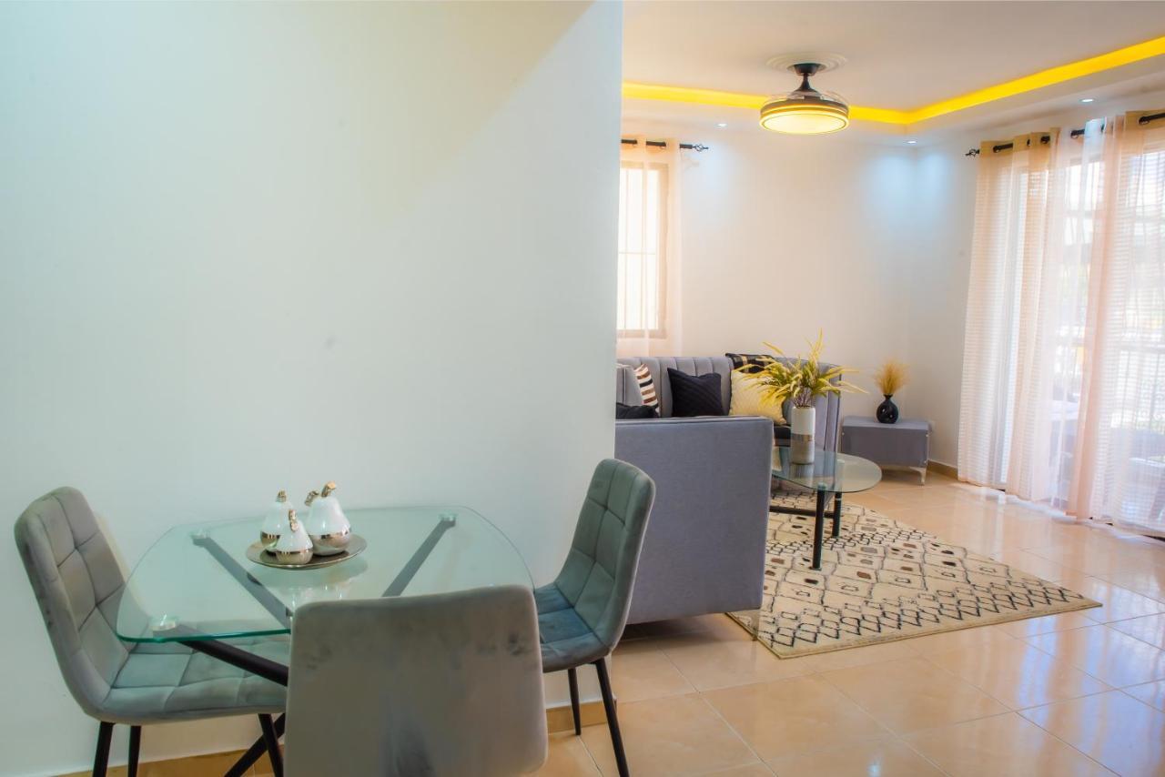 Luxury, Cozy Alma Rosa /15 Min Airport Apartment *