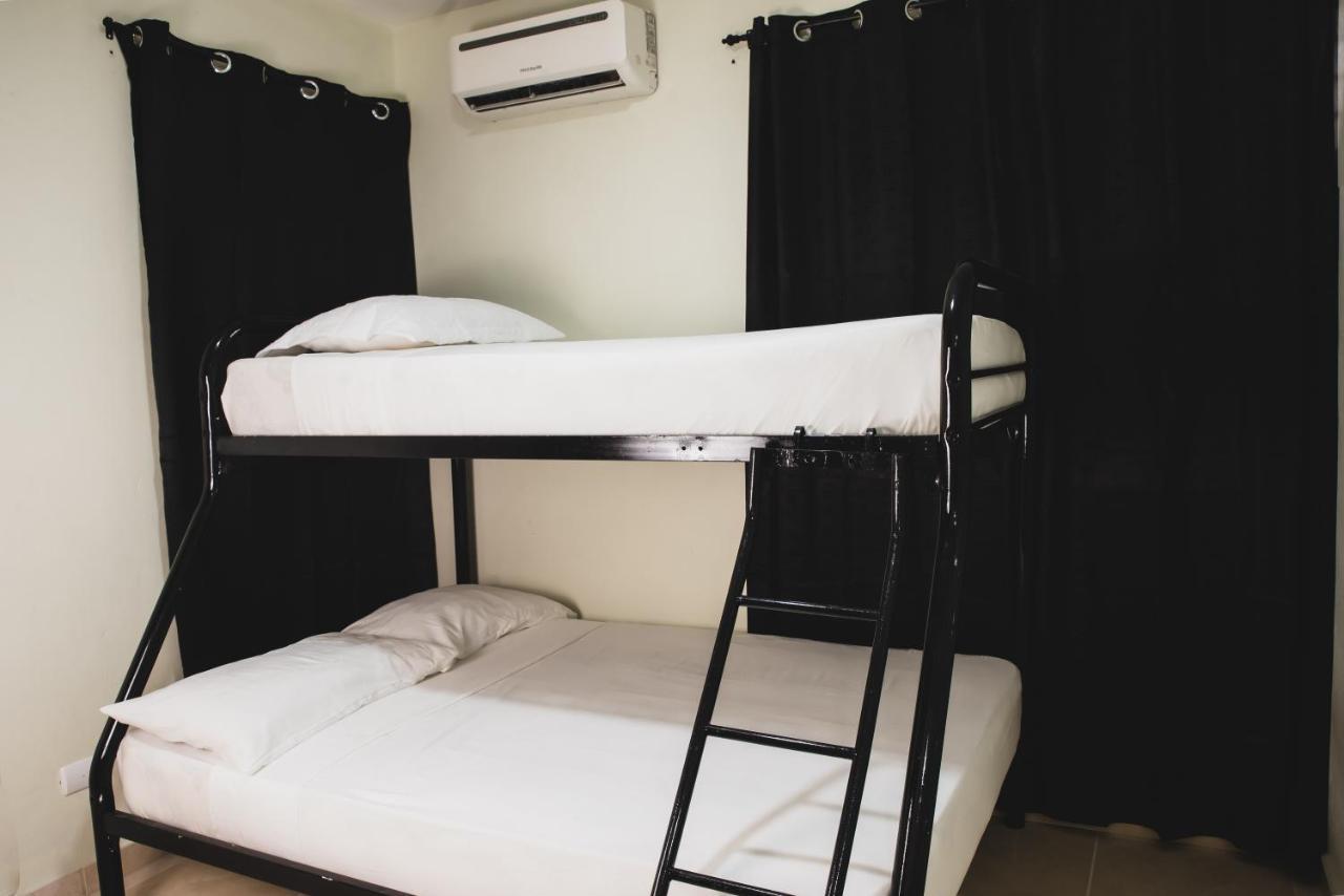Luxury, Cozy Alma Rosa /15 Min Airport Apartment