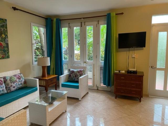 Albatros Aparthotel 2*