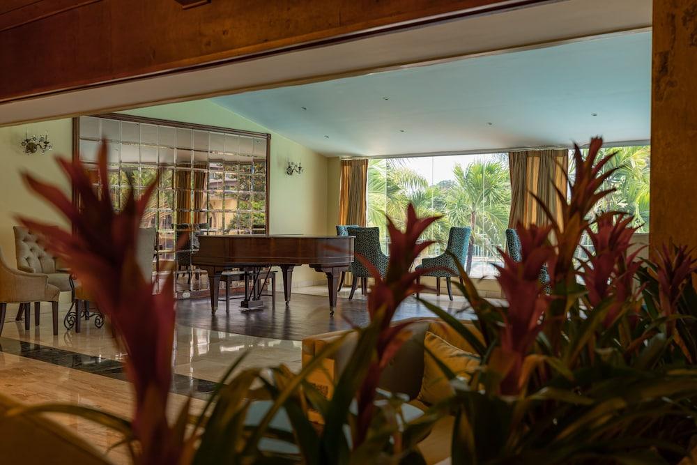 Hotel Dominican Fiesta