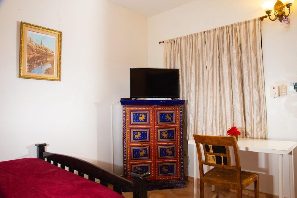 Dona Elvira Boutique Hotel 4*
