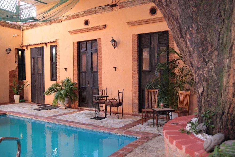 Hotel Dona Elvira Boutique 4*