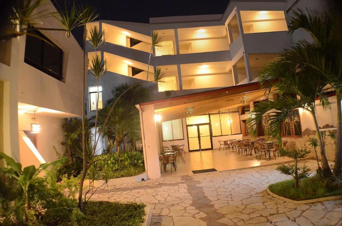 Hotel Tropicana Santo Domingo 4*
