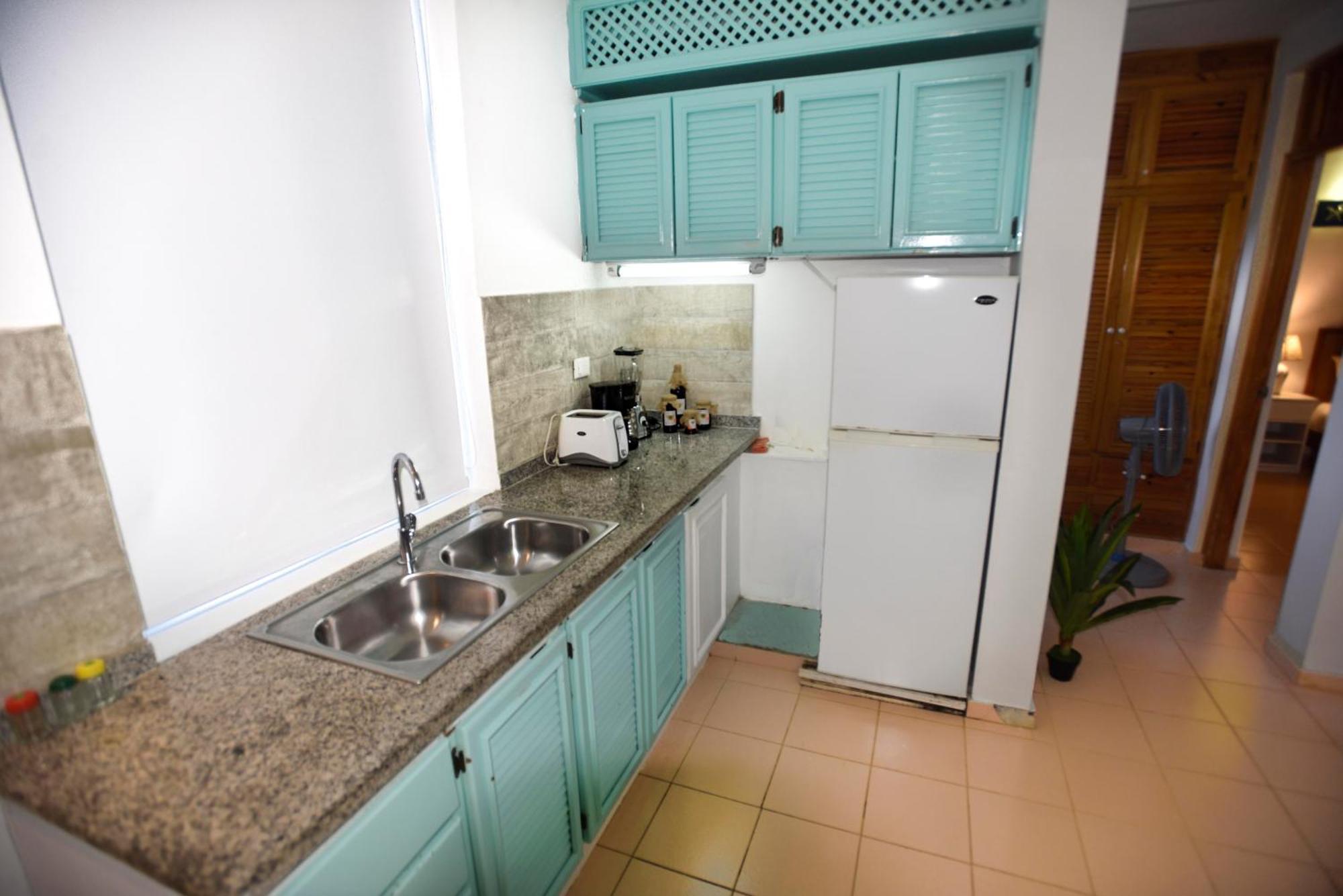 Aparthotel El Pelicano