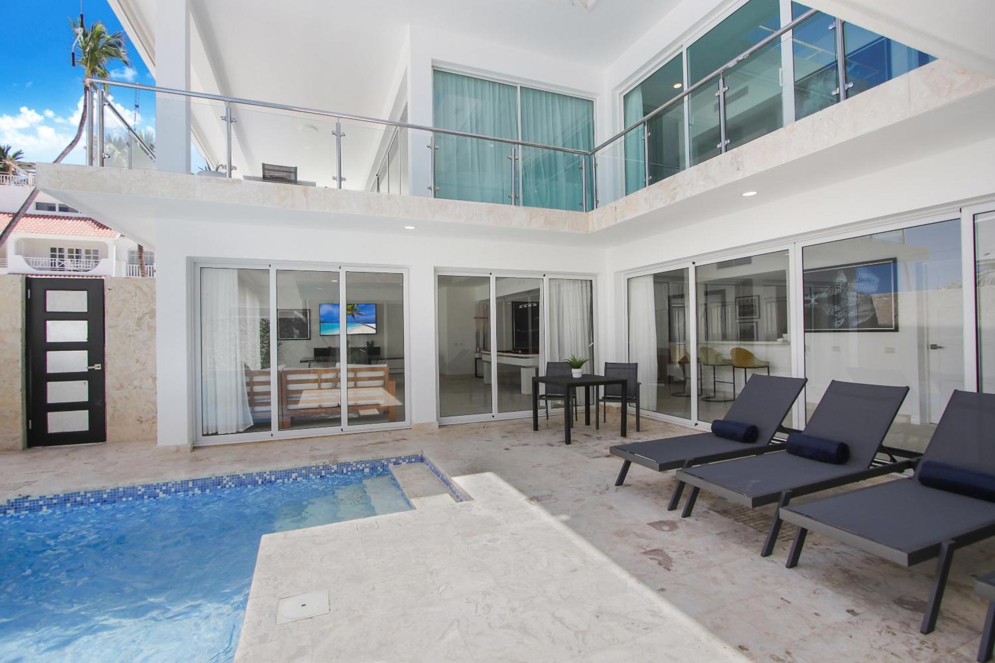 Villa Luxury In Bavaro Just On The