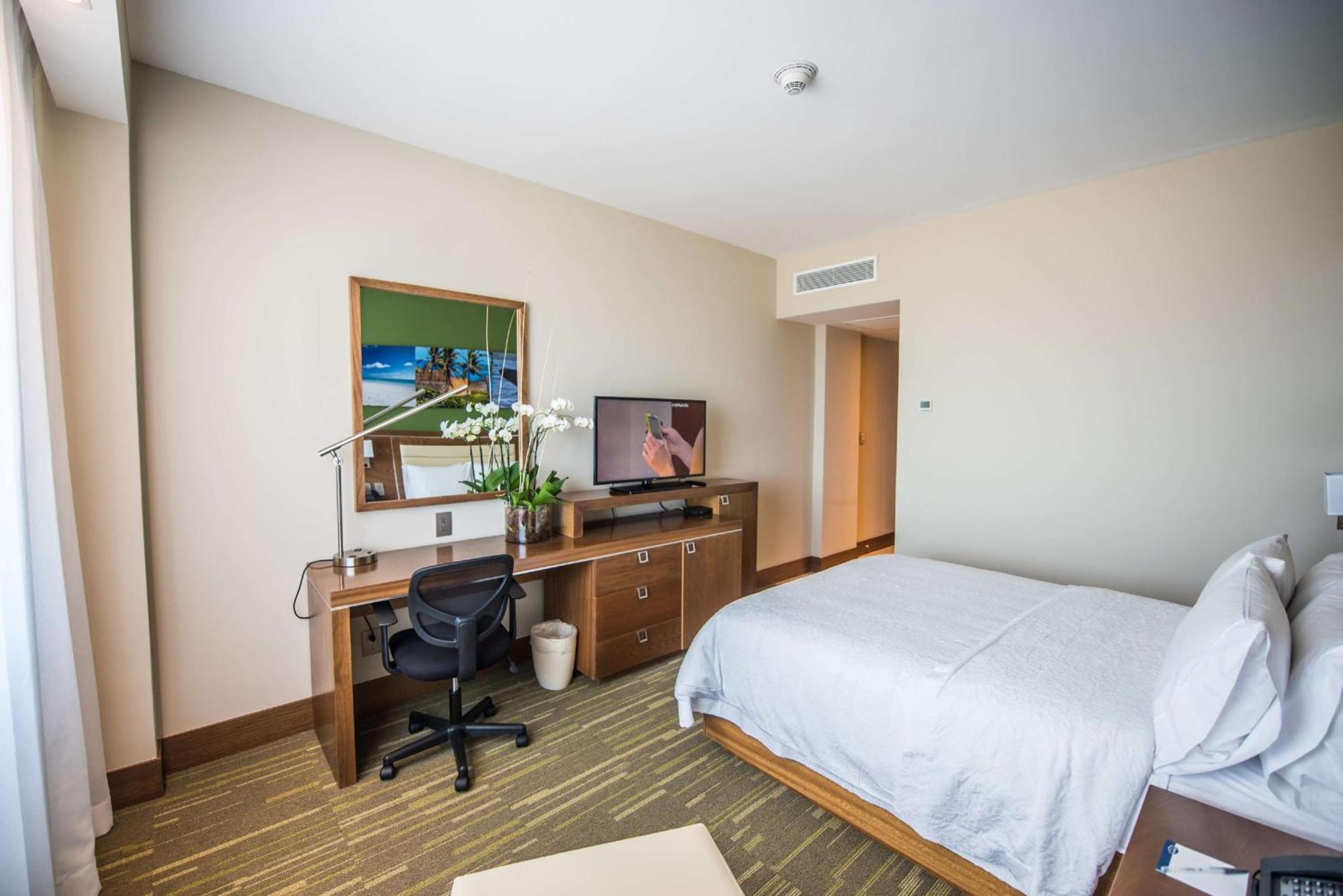 Hampton By Hilton Santo Domingo Airport Hotel 3*
