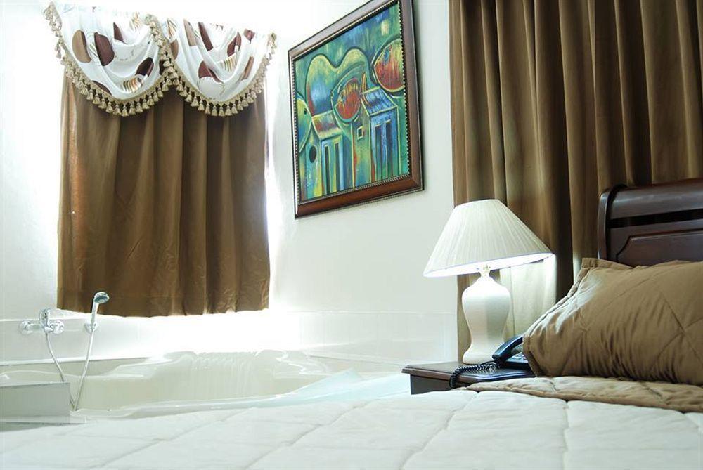 Luis V Hotel 3*