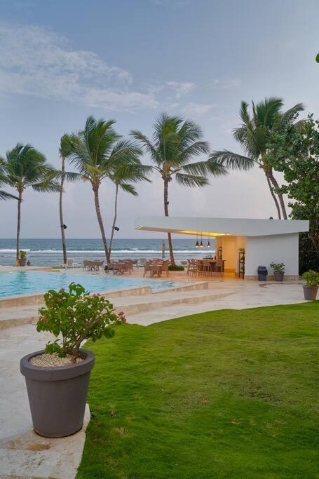 Aquarella Sunset Caribbean Beachfront Gataway *