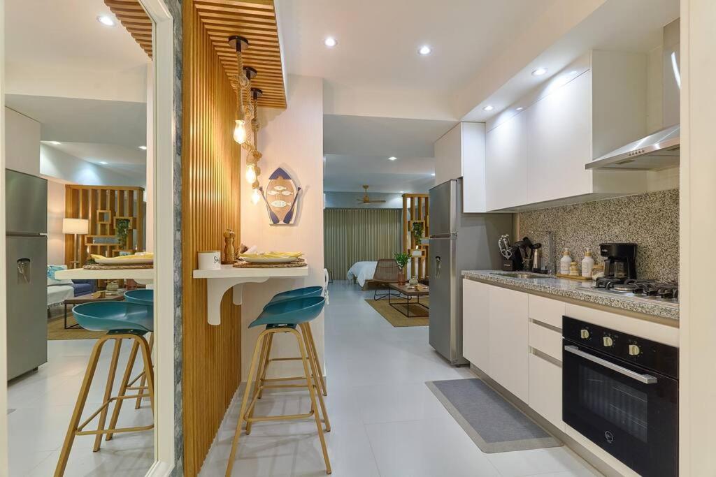 Aquarella Sunset Caribbean Beachfront Gataway *