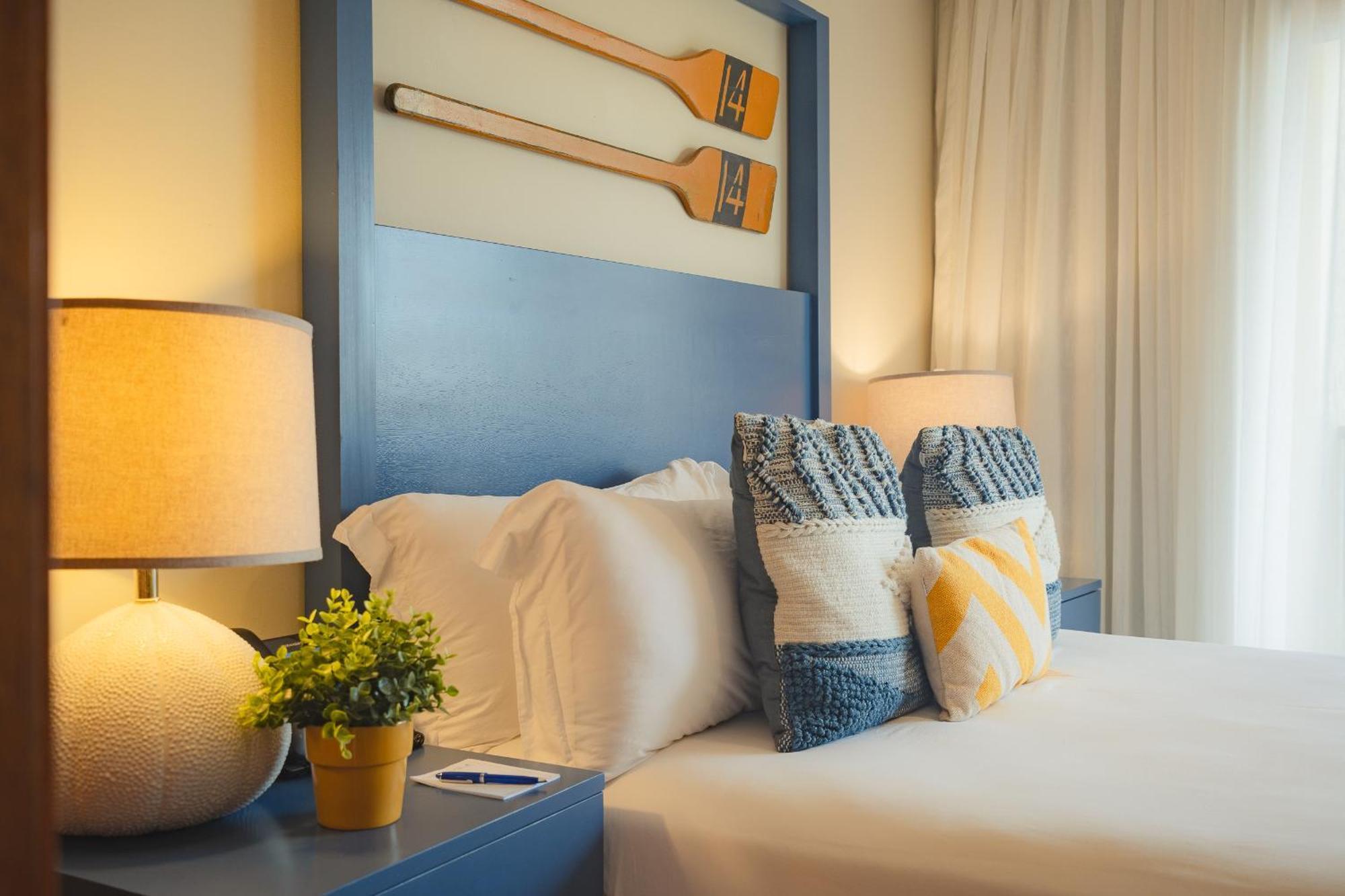 The Bannister & Yacht Club By Mint Hotel