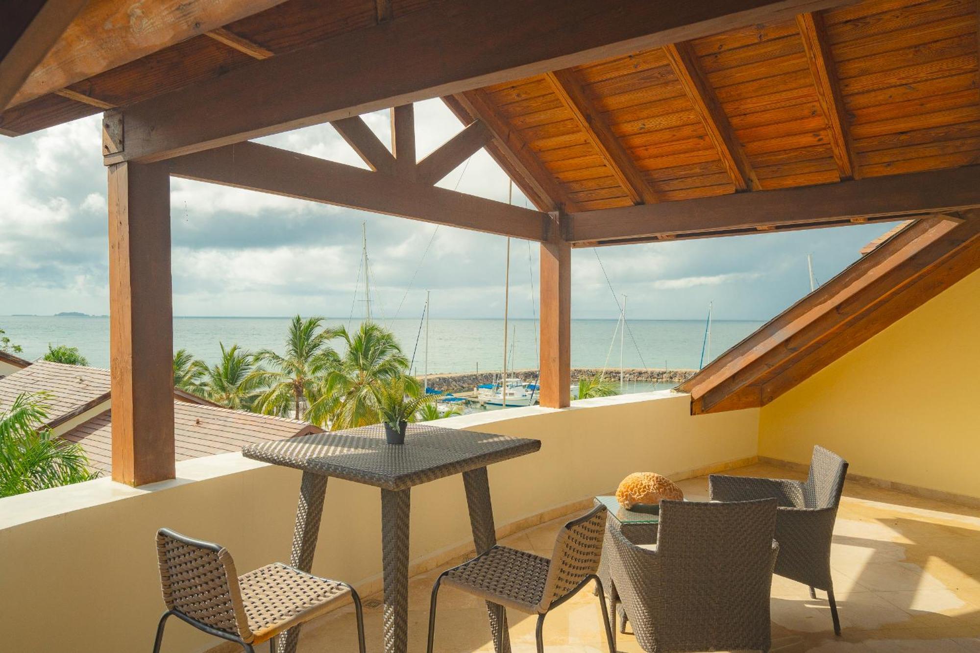 The Bannister & Yacht Club By Mint 5*