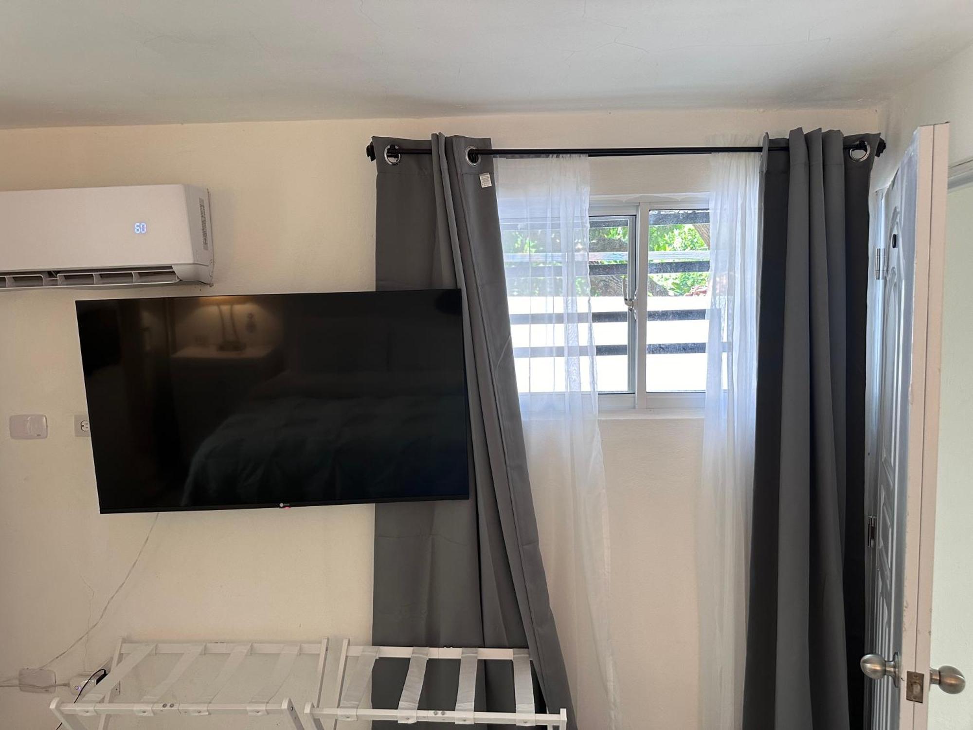 Luxury Hot Water,ac,wifi,ps3 Apartment *