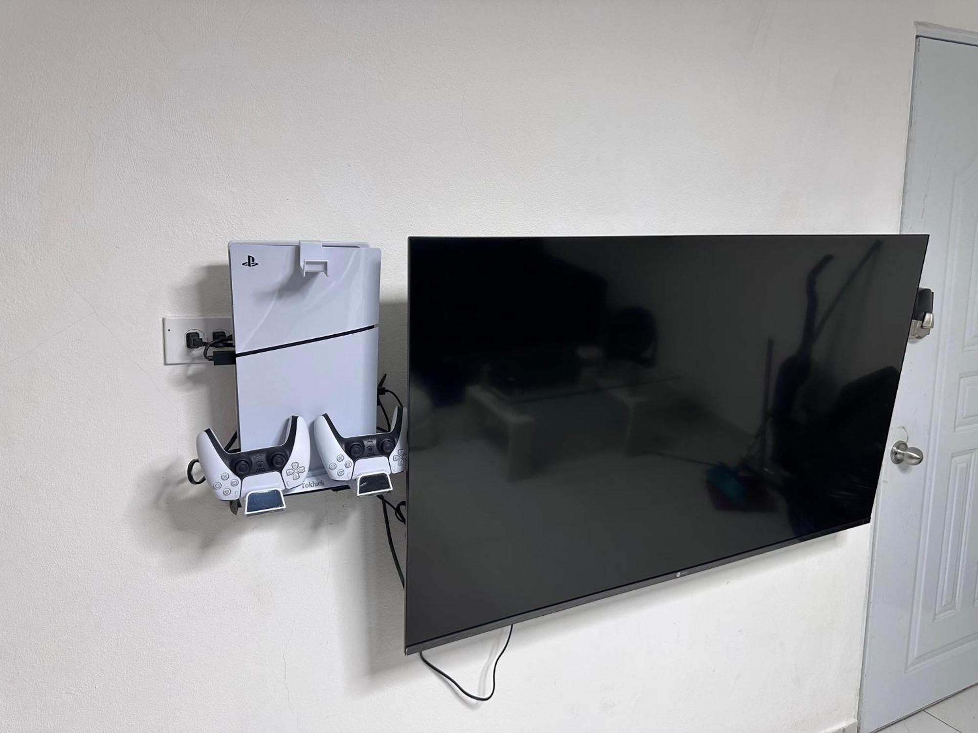 Luxury Hot Water,ac,wifi,ps3 *