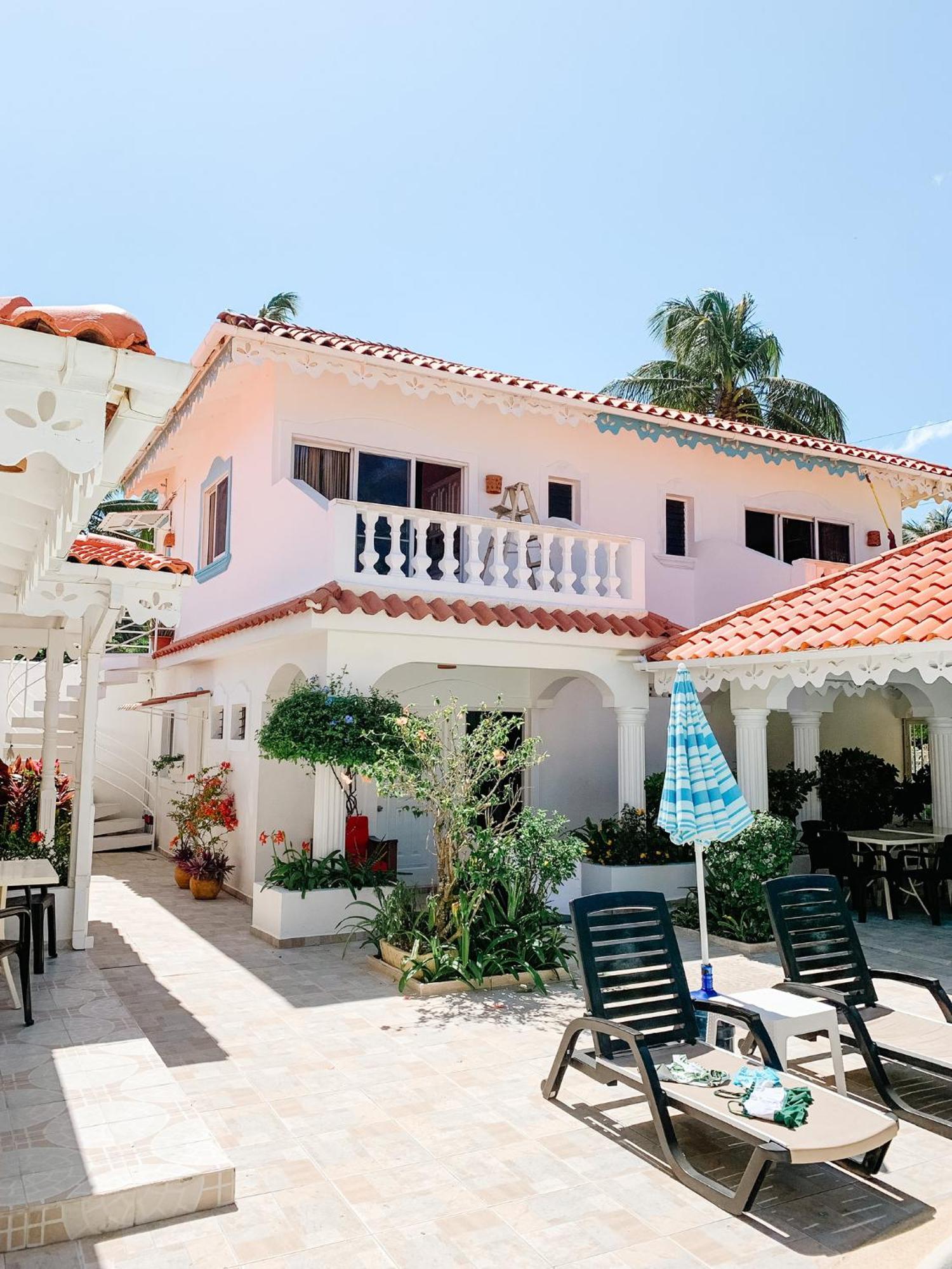 Brisas Doradas Beachfront Aparthotel