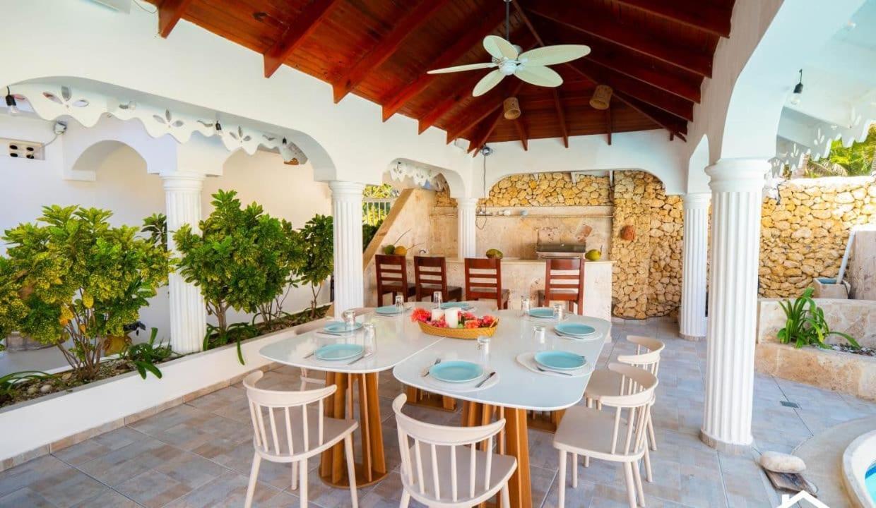 Aparthotel Brisas Doradas Beachfront