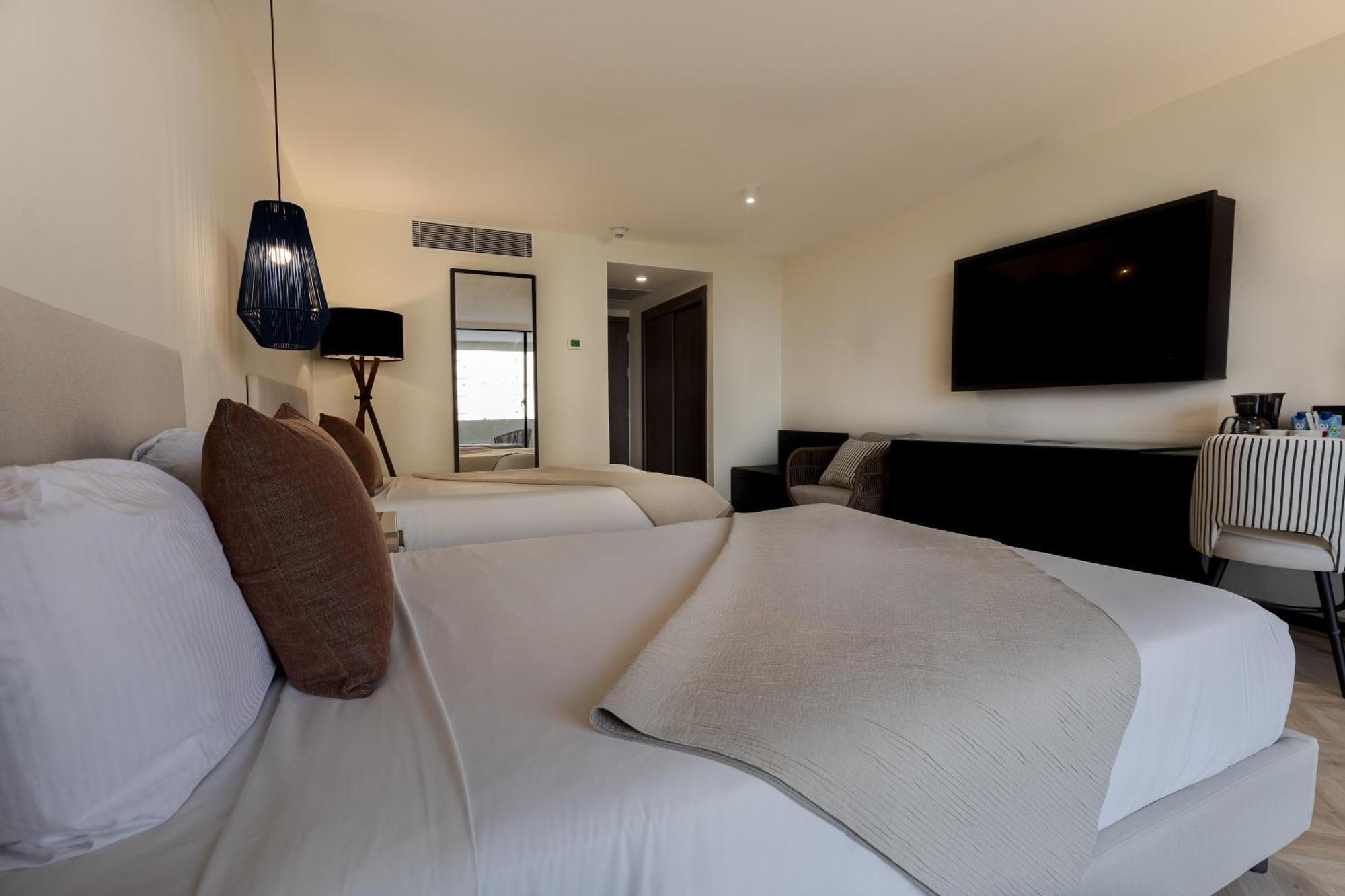 Dominican Fiesta Hotel 5*