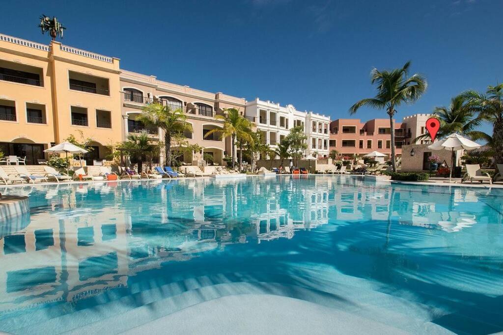 Apartment Your Private Pool, Marina Hot Tub & Grounds
