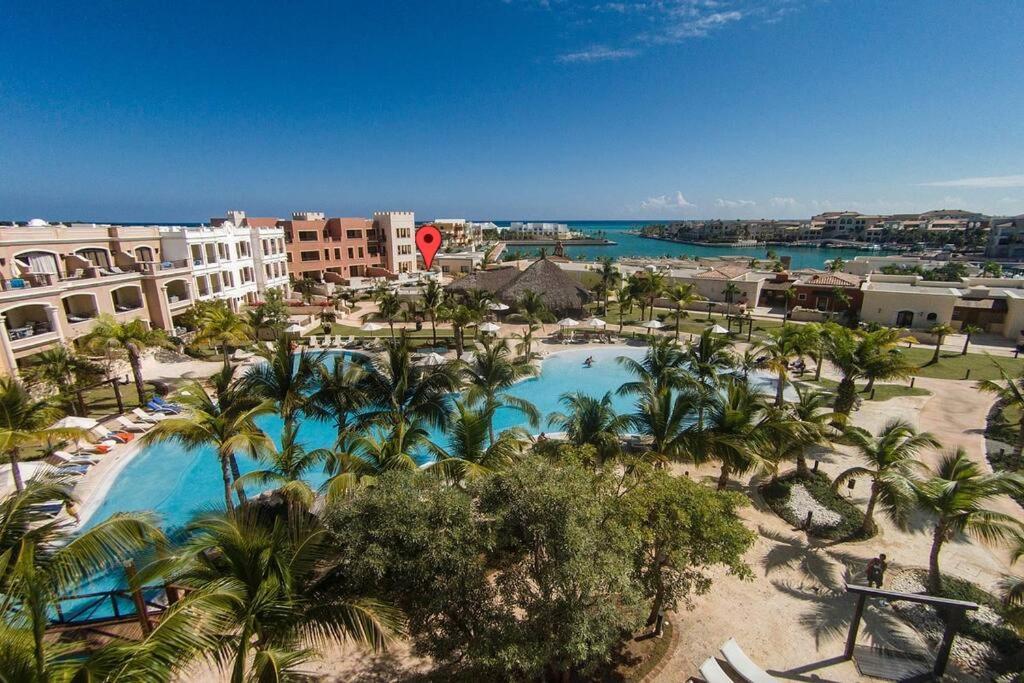 Your Private Pool, Marina Hot Tub & Grounds