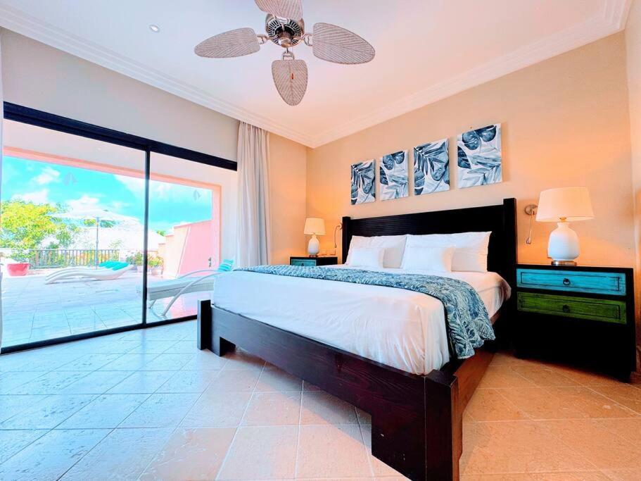 Apartment Your Private Pool, Marina Hot Tub & Grounds *