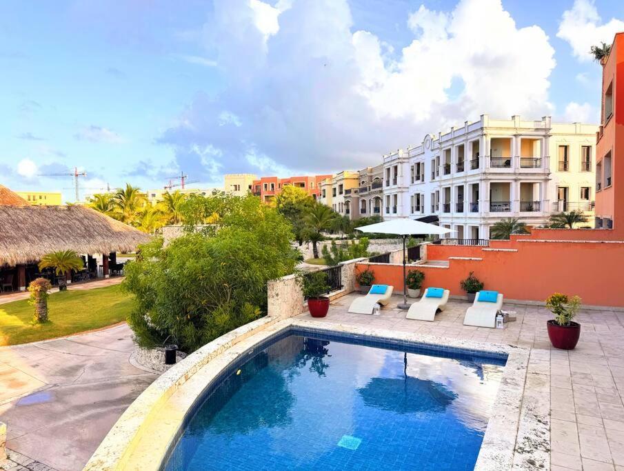 Your Private Pool, Marina Hot Tub & Grounds