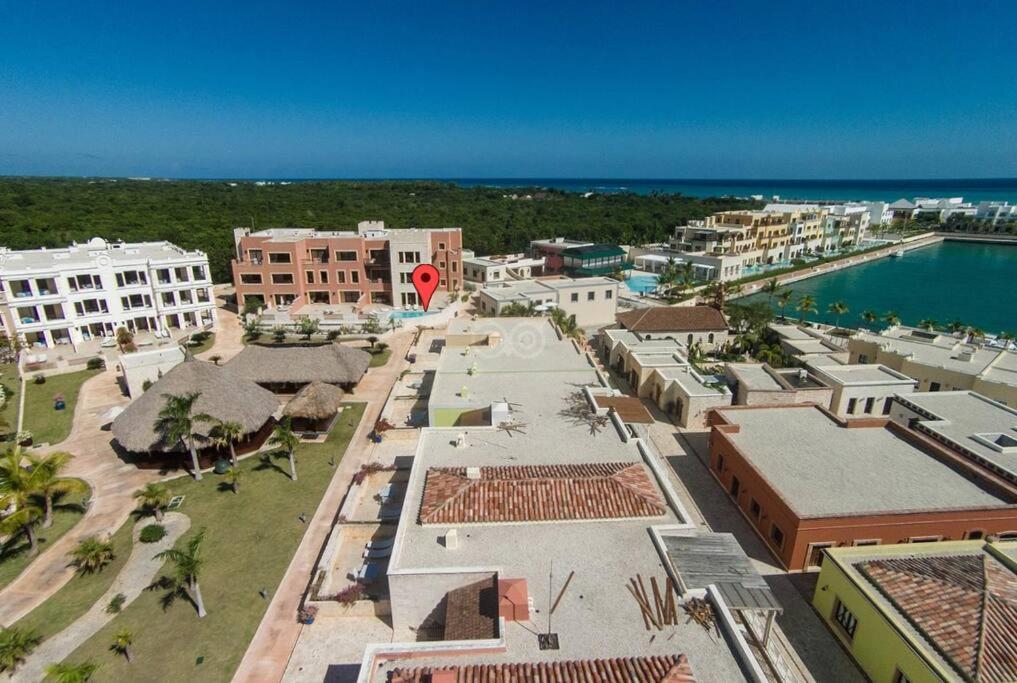 Your Private Pool, Marina Hot Tub & Grounds *