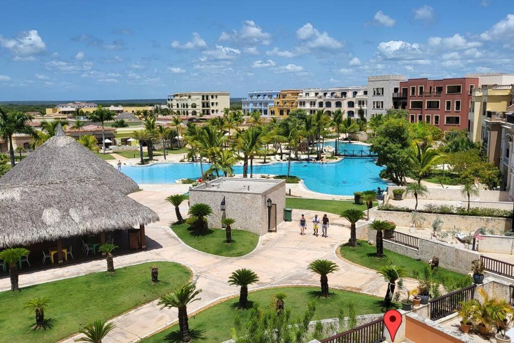 Your Private Pool, Marina Hot Tub & Grounds
