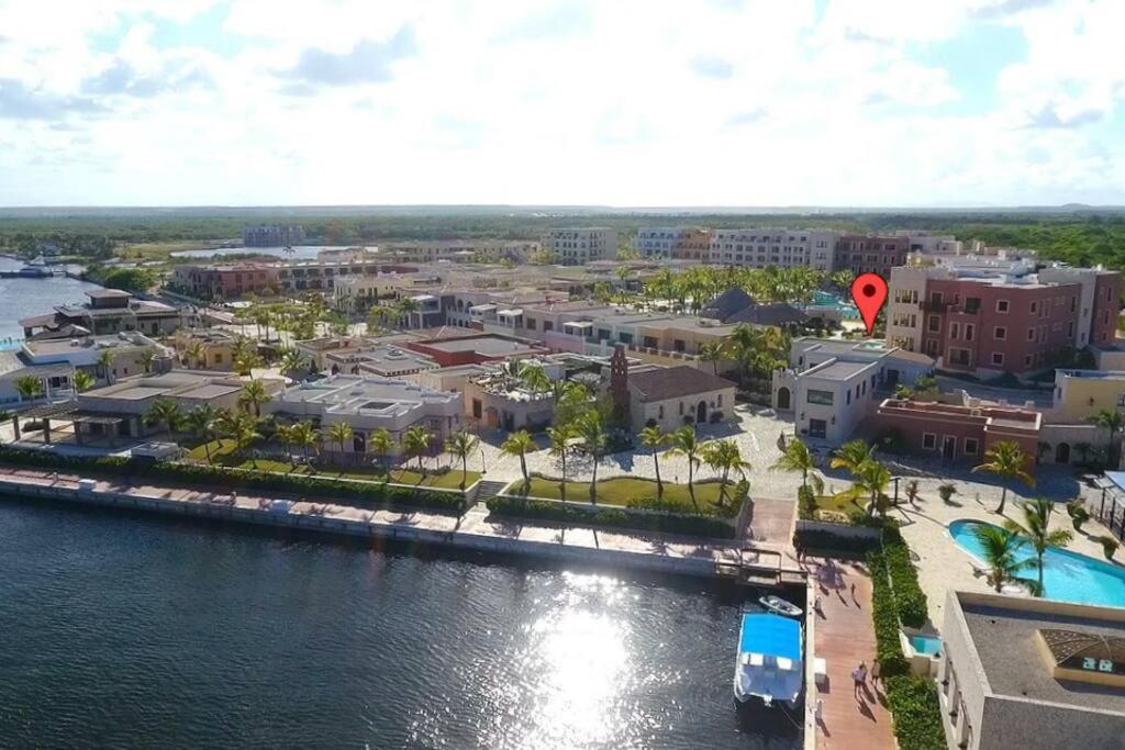 Your Private Pool, Marina Hot Tub & Grounds Apartment