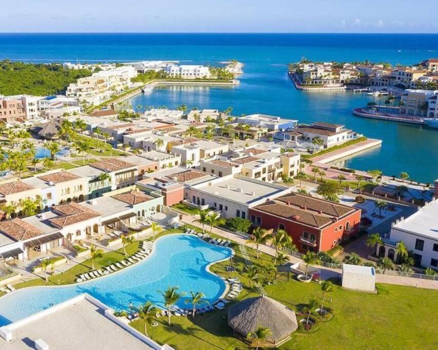 Your Private Pool, Marina Hot Tub & Grounds *