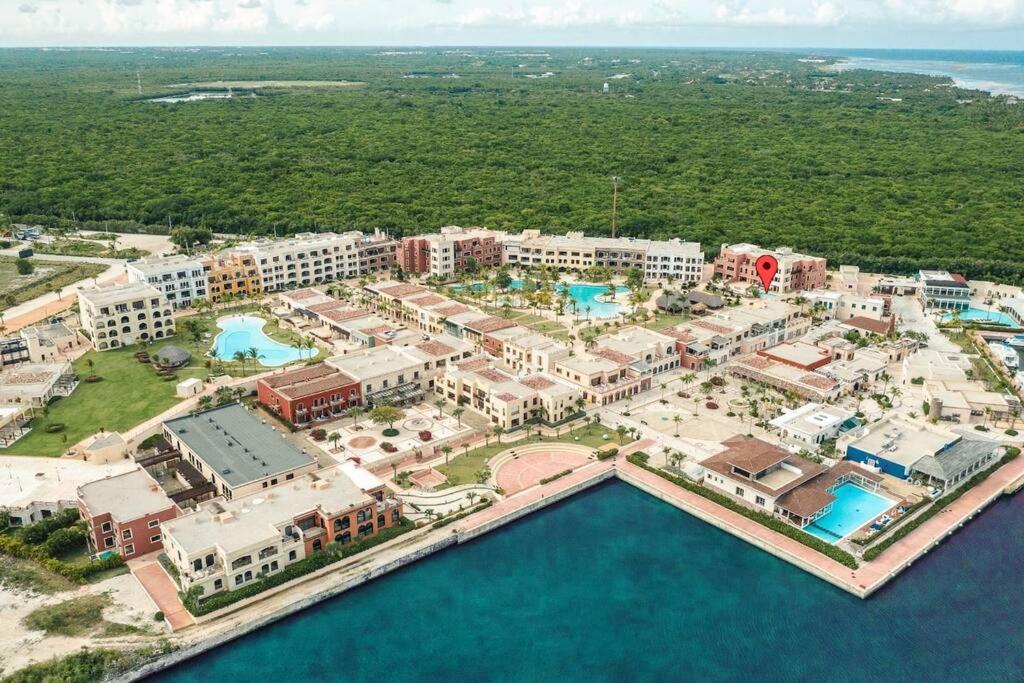 Your Private Pool, Marina Hot Tub & Grounds