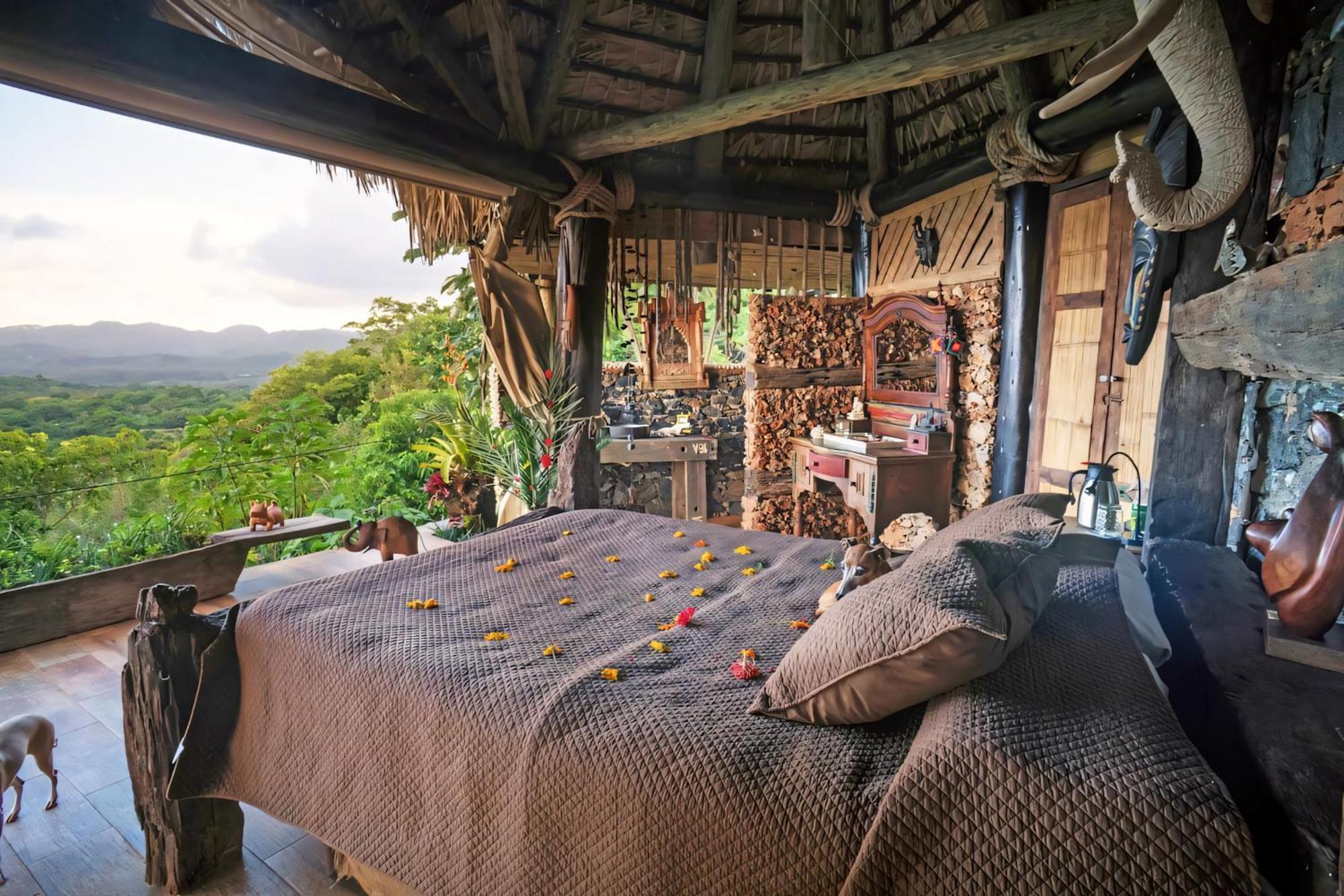 Casa El Paraiso, Eco *