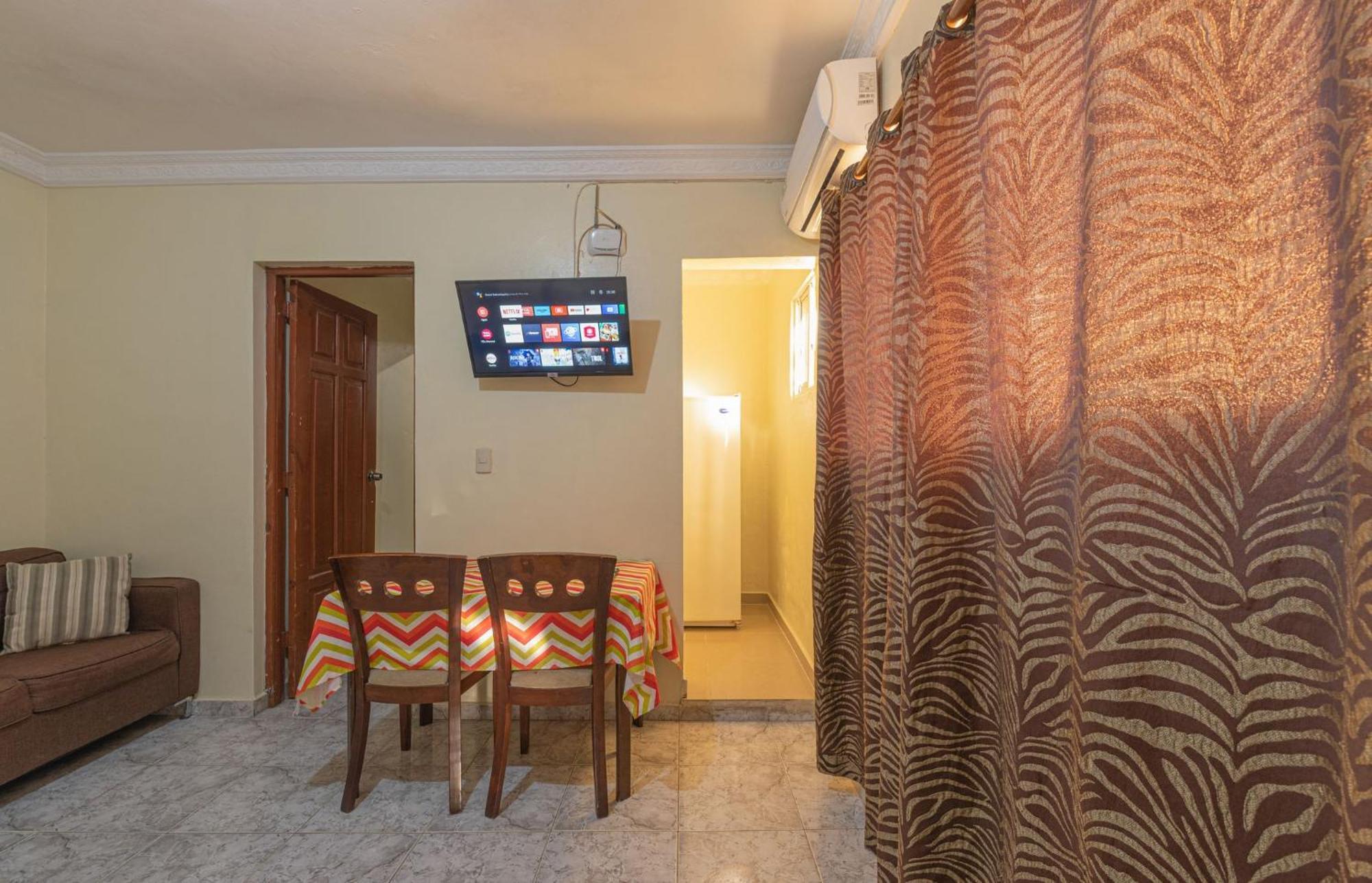 Tropical Island Guest house La Viva