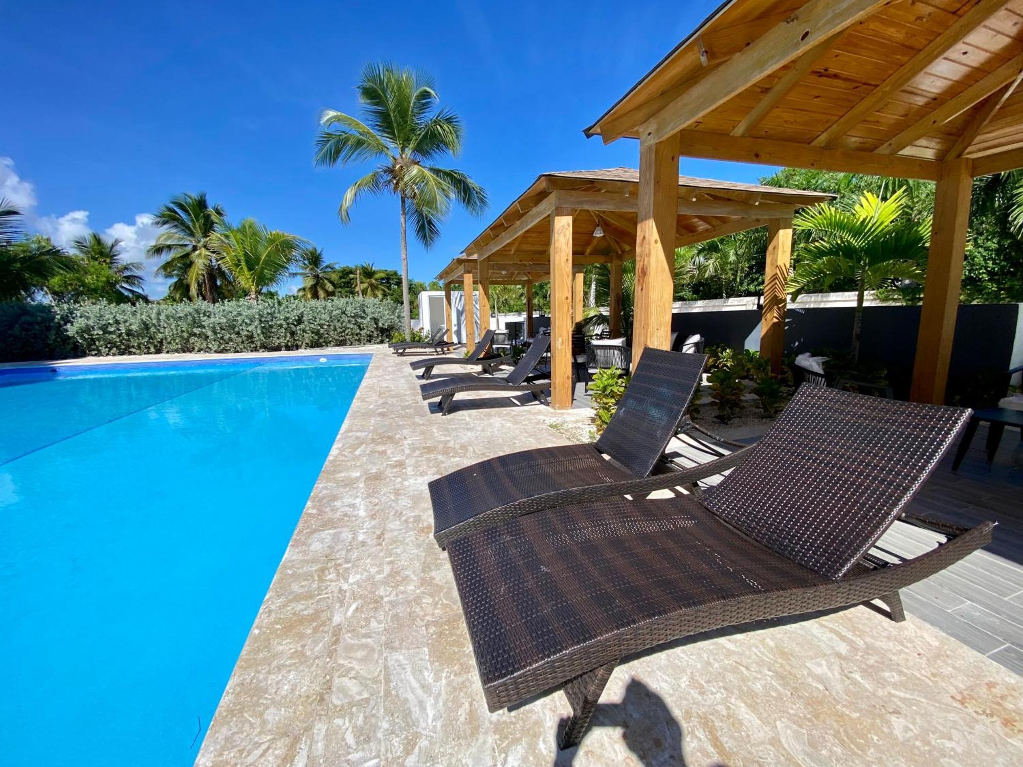 Elegancia Tropical And Pool Bibijagua Rd