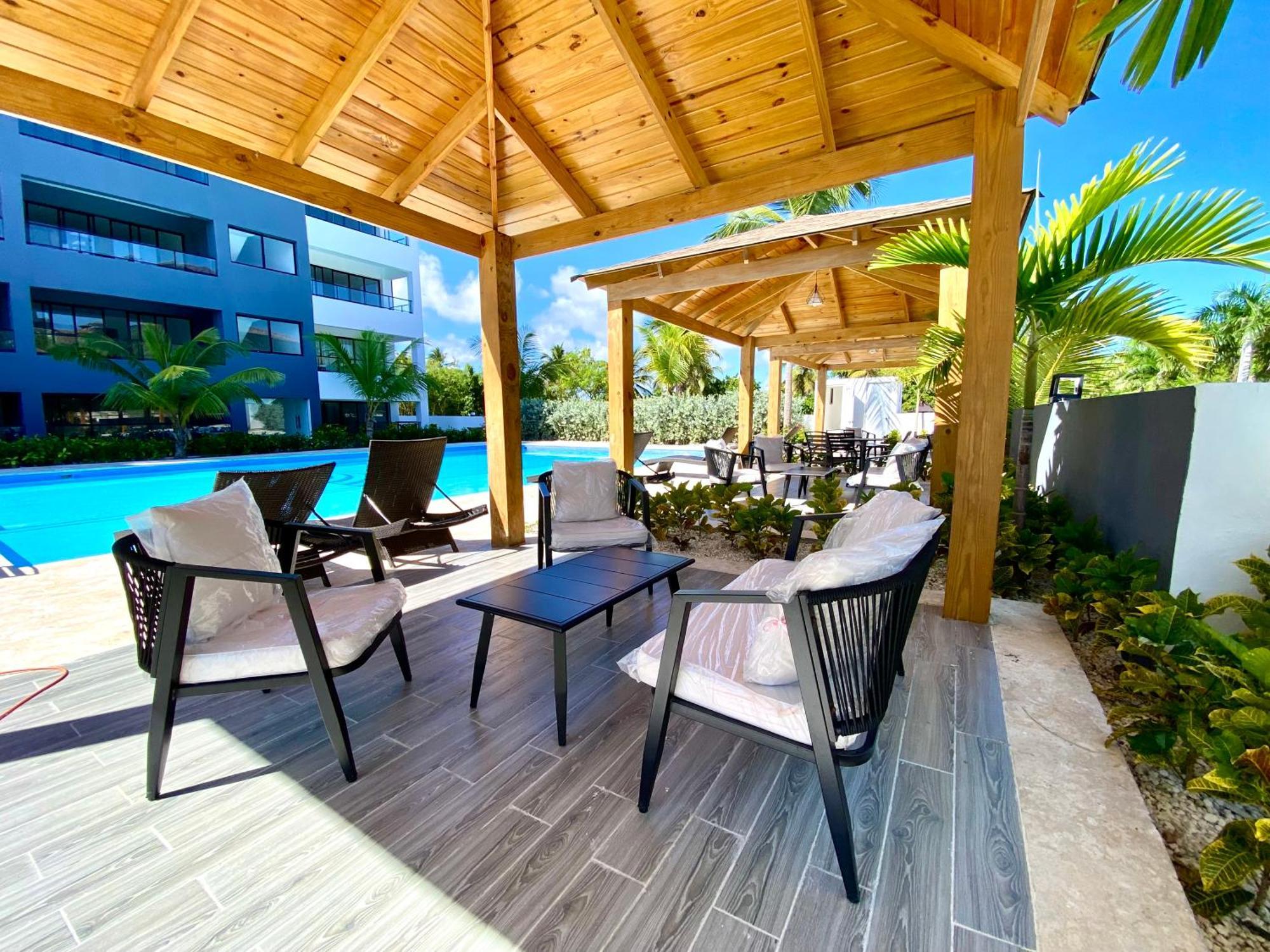 Elegancia Tropical And Pool Bibijagua Rd Apartment