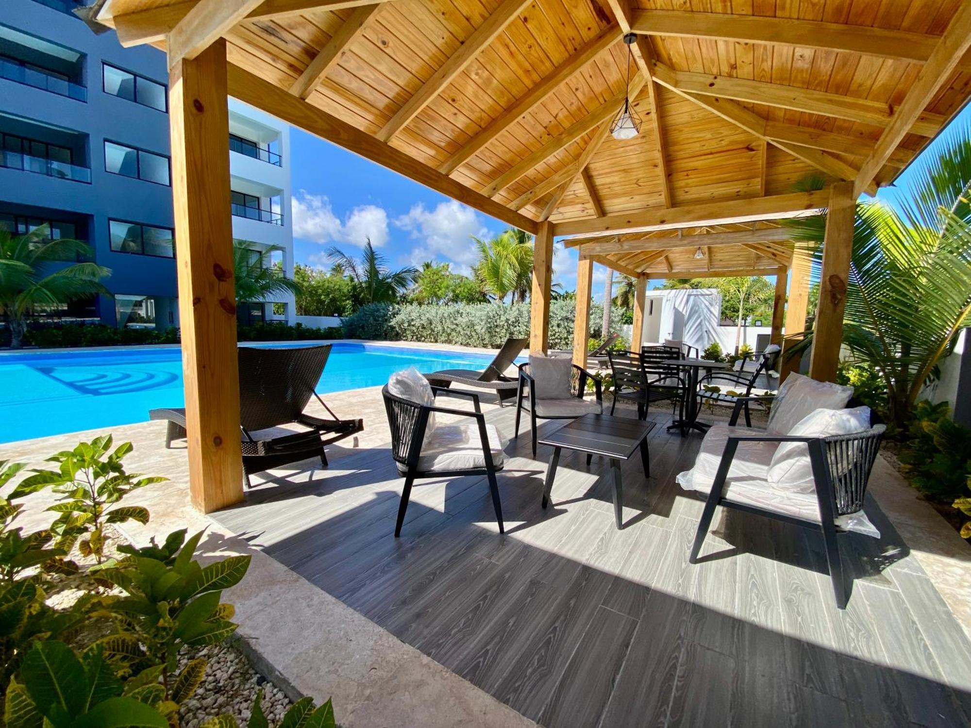 Elegancia Tropical And Pool Bibijagua Rd * Punta Cana